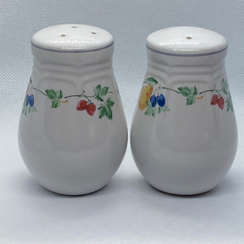 AMG Salt and Pepper Shakers Vintage Genuine Stoneware, Nanci Berry Design